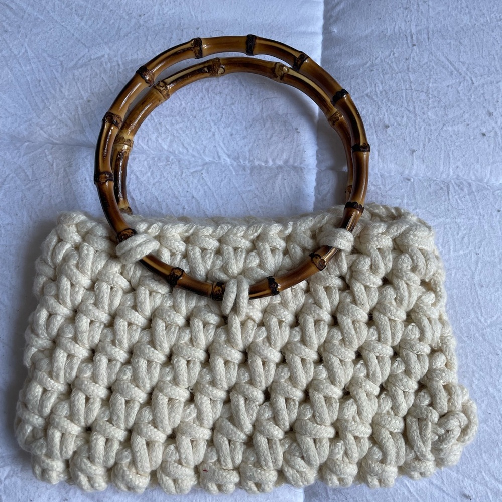 Crochet hand bag